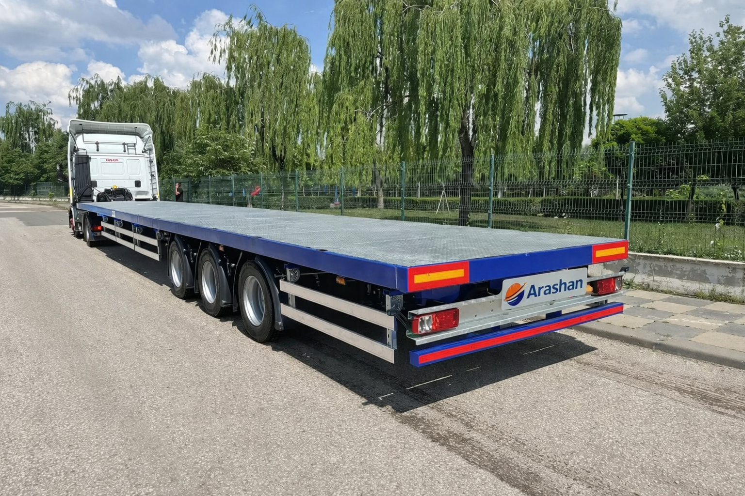 Flatbed Flatbed — image 1 of 6